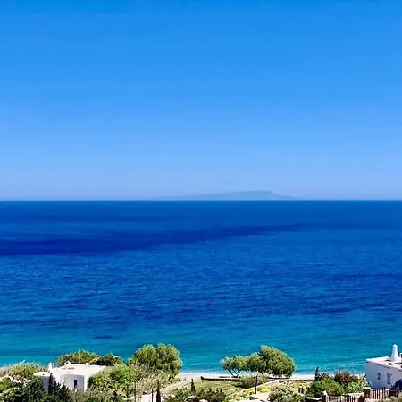 Cycladic House 2 & Garden - Beautiful View - Near The Sea בית נופש Lichnaftia