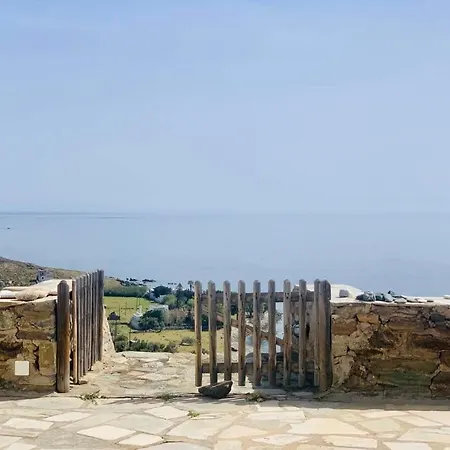 Cycladic House 2 & Garden - Beautiful View - Near The Sea בית נופש Lichnaftia