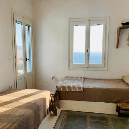 Cycladic House 2 & Garden - Beautiful View - Near The Sea בית נופש